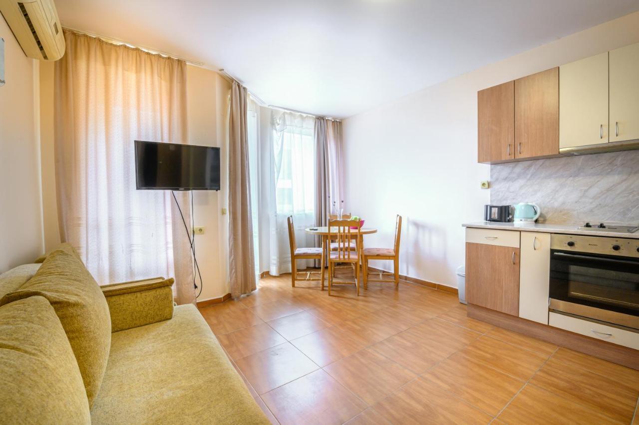 Apartcomplex Panorama Dreams Sveti Vlas Rum bild